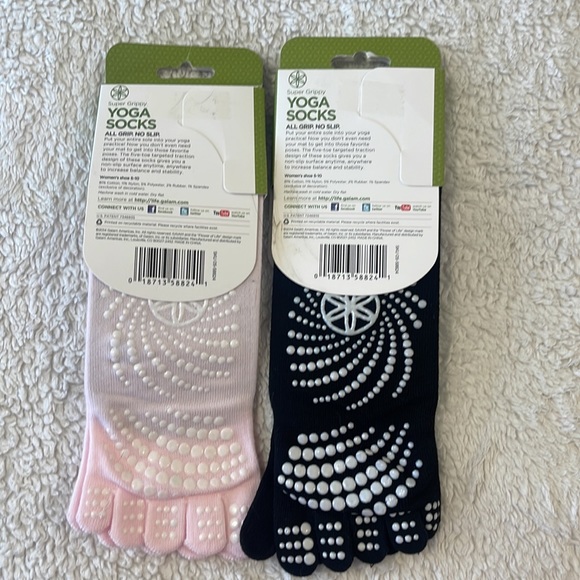Gaiam toe socks, in black and pink, new, - Picture 4 of 4
